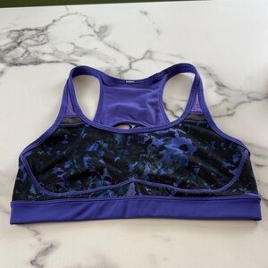 Lululemon size 8 sports bra